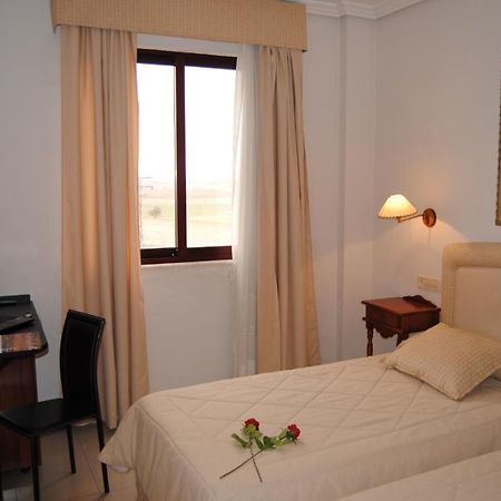 Cristina-Enea Hotel Valdeganga Szoba fotó