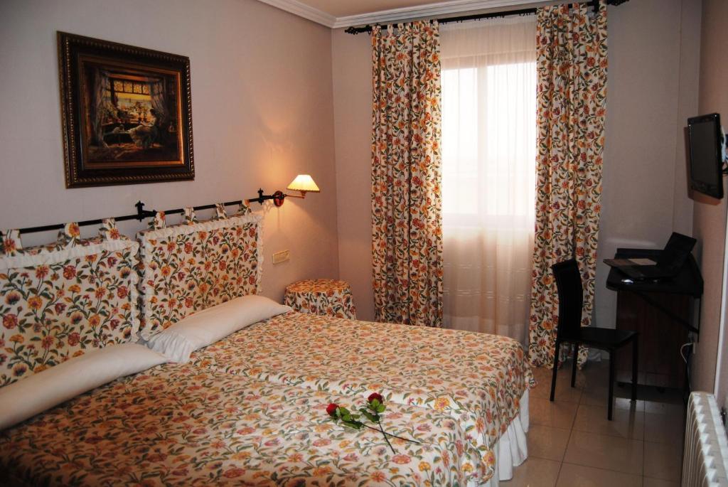 Cristina-Enea Hotel Valdeganga Szoba fotó