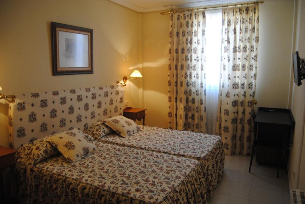 Cristina-Enea Hotel Valdeganga Szoba fotó